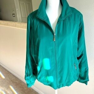 Koret: Pre owned, Excellent Condition Women Green zipper front jacket. Size M